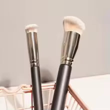 Large Make Up Blush Cosmetic Brush Contour Brush Eyeshadow Foundation Concealer Brush Makeup Brush Kabuki Brush Face Brush
